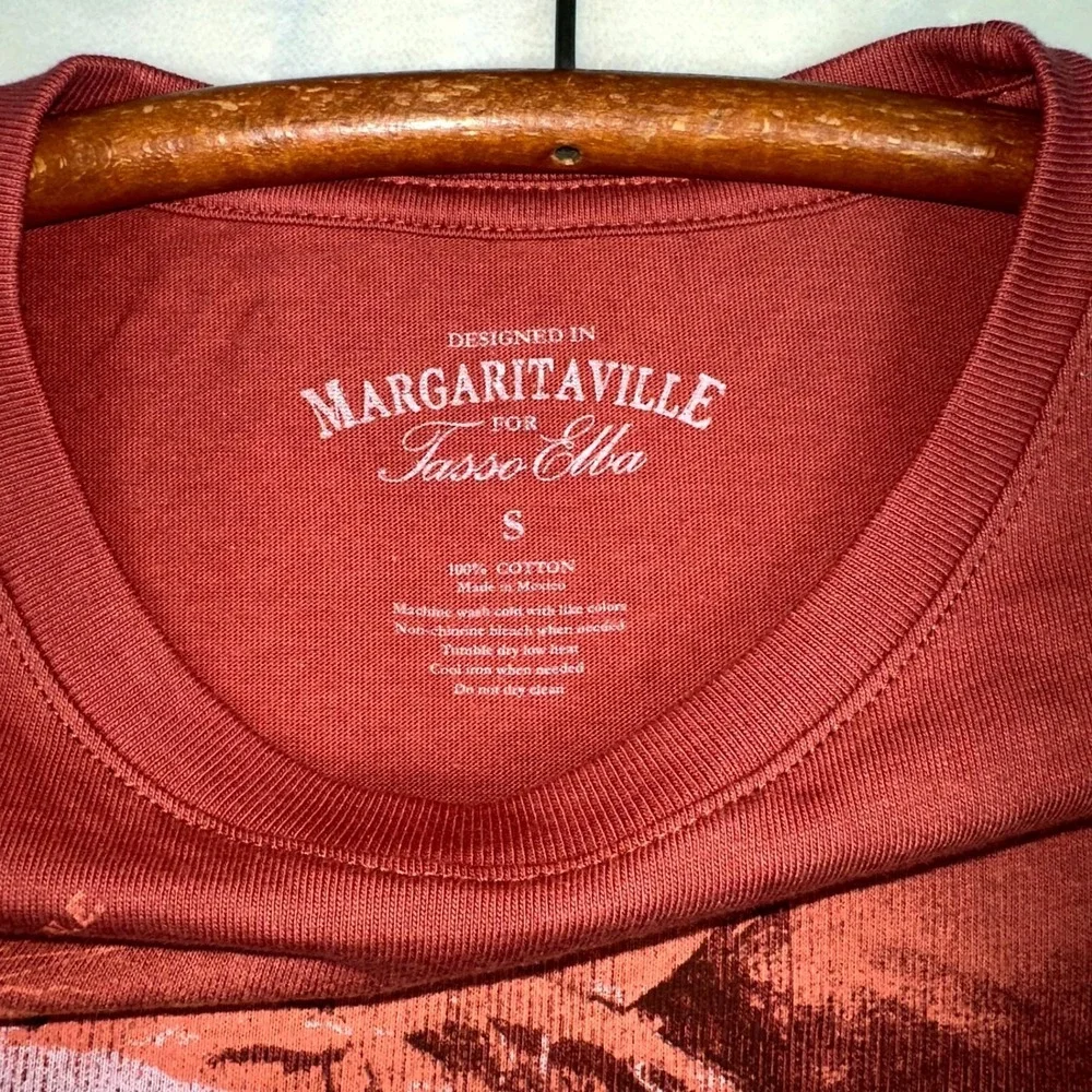 Margaritaville Fins Up Shark Graphic T-Shirt Small Red 100% Cotton